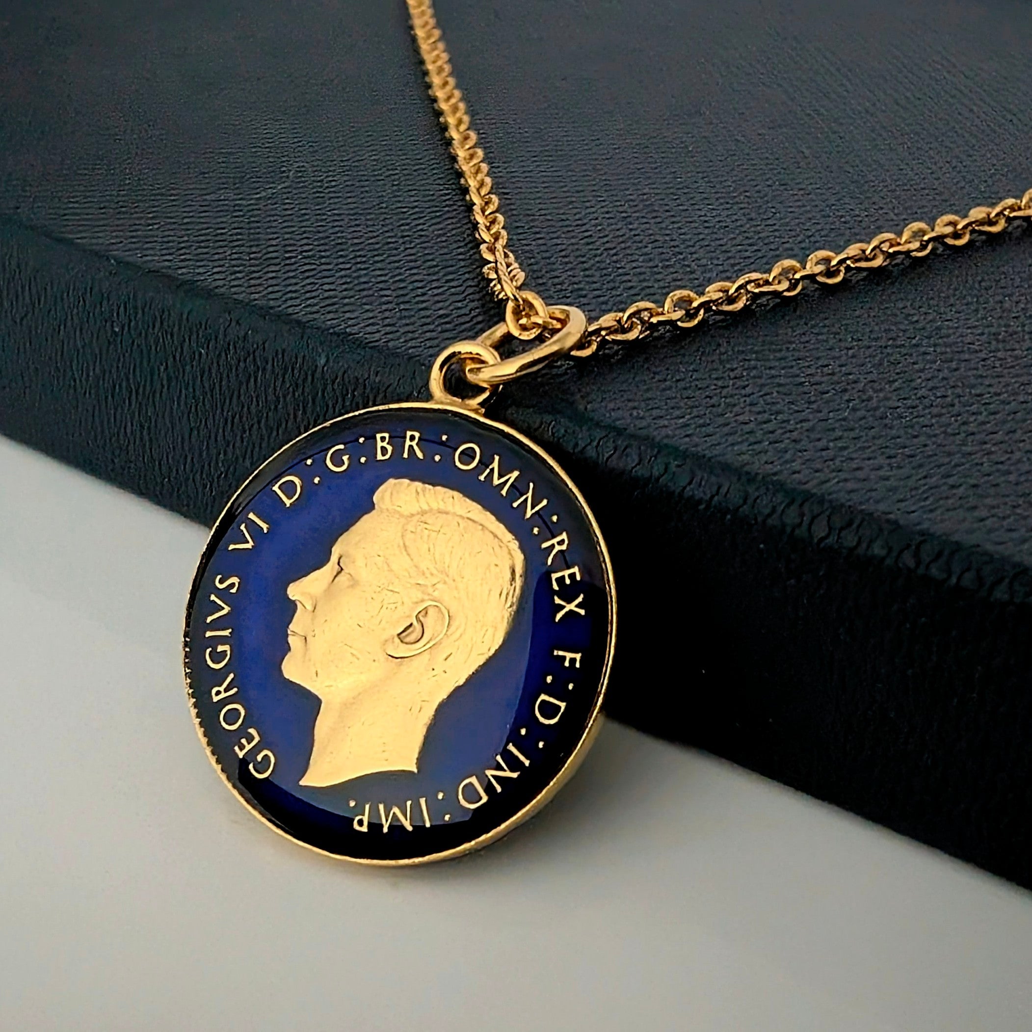 Wren Farthing (1937-1956) - Enamelled Coin Necklace – Coin Design
